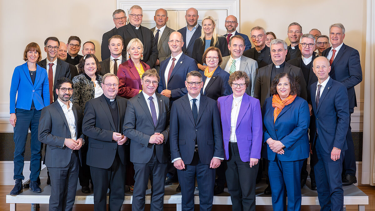 Ministerpräsident Boris Rhein würdigt Engagement der Kirchen